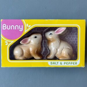 NWT - Francesca’s Bunny Salt & Pepper Shakers - Cream and Pink Rabbits Retro